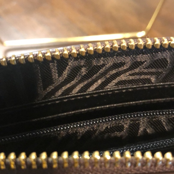 EUC DKNY Wristlet Wallet - Picture 5 of 10